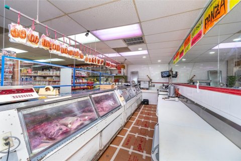 Commercial property in Miami, Florida № 1960479 - photo 22