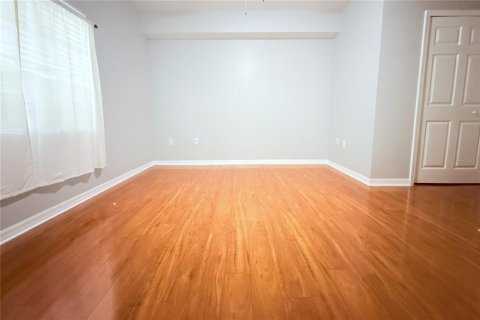 Condo in Riverview, Florida, 3 bedrooms  № 1900364 - photo 11