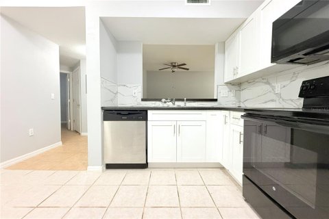 Condo in Riverview, Florida, 3 bedrooms  № 1900364 - photo 3