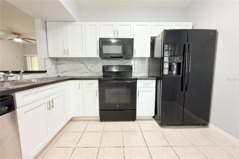 Condo in Riverview, Florida, 3 bedrooms  № 1900364 - photo 5