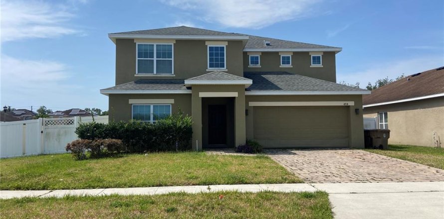 House in Kissimmee, Florida 5 bedrooms, 261.52 sq.m. № 1687813