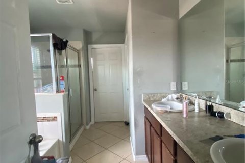 House in Kissimmee, Florida 5 bedrooms, 261.52 sq.m. № 1687813 - photo 8