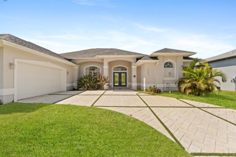 House in Port Charlotte, Florida 3 bedrooms, 206.34 sq.m. № 2183473 - photo 2