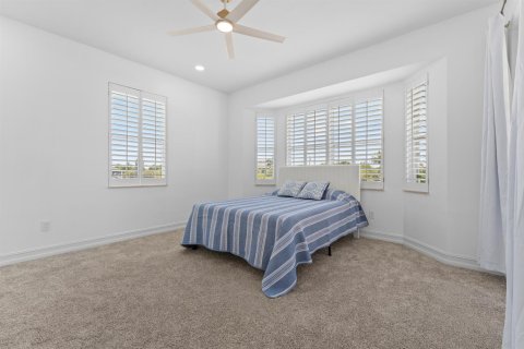 House in Port Charlotte, Florida 3 bedrooms, 206.34 sq.m. № 2183473 - photo 20