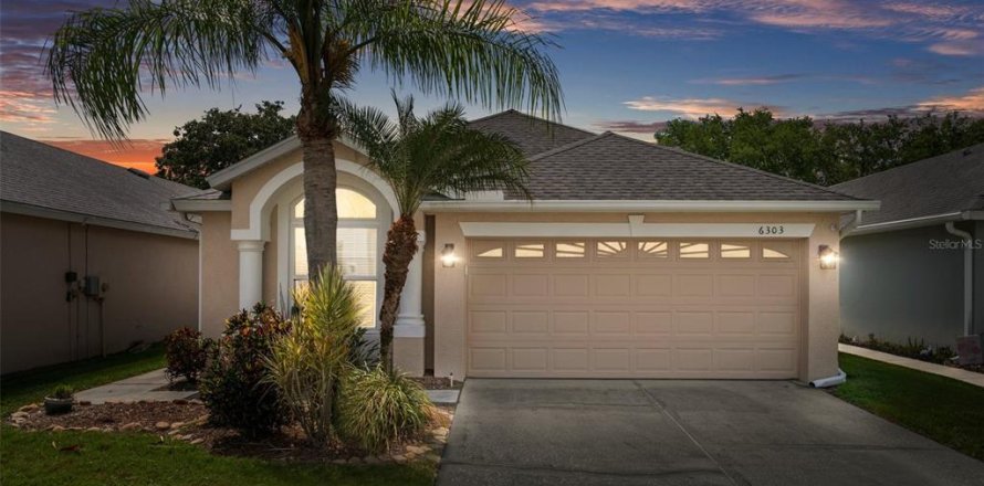 House in Wesley Chapel, Florida 2 bedrooms, 156.45 sq.m. № 1760334