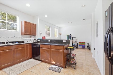 Condominio en venta en Doral, Florida, 3 dormitorios, 139.63 m2 № 2393258 - foto 9