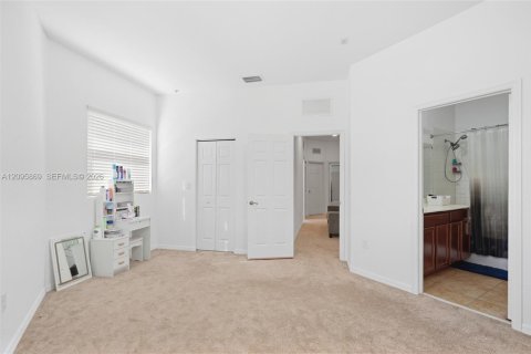 Condominio en venta en Doral, Florida, 3 dormitorios, 139.63 m2 № 2393258 - foto 17