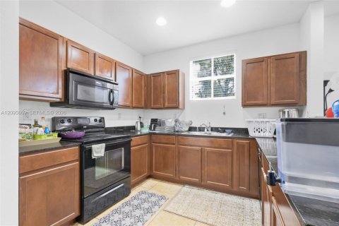 Condominio en venta en Doral, Florida, 3 dormitorios, 139.63 m2 № 2393258 - foto 10