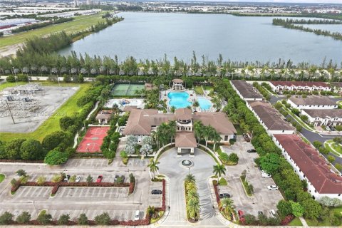 Condominio en venta en Doral, Florida, 3 dormitorios, 139.63 m2 № 2393258 - foto 29