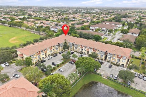 Condominio en venta en Doral, Florida, 3 dormitorios, 139.63 m2 № 2393258 - foto 25