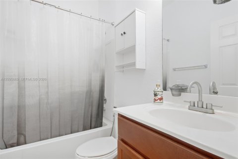 Condominio en venta en Doral, Florida, 3 dormitorios, 139.63 m2 № 2393258 - foto 22