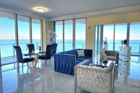 Condo in Riviera Beach, Florida, 2 bedrooms  № 2283264