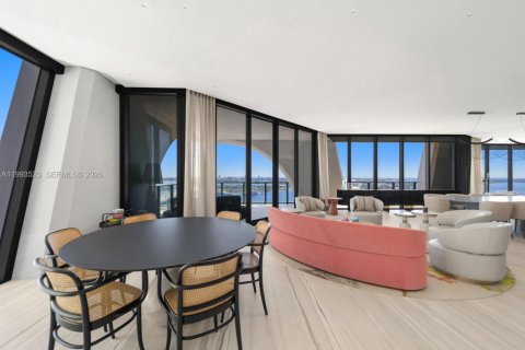 Condominio en venta en Miami, Florida, 4 dormitorios, 427.35 m2 № 2056067 - foto 19