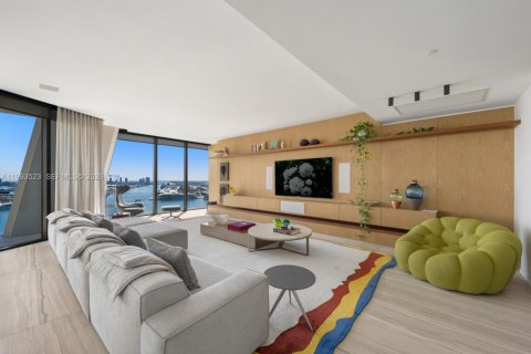 Condominio en venta en Miami, Florida, 4 dormitorios, 427.35 m2 № 2056067 - foto 11