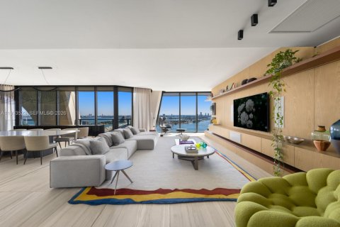 Condominio en venta en Miami, Florida, 4 dormitorios, 427.35 m2 № 2056067 - foto 9