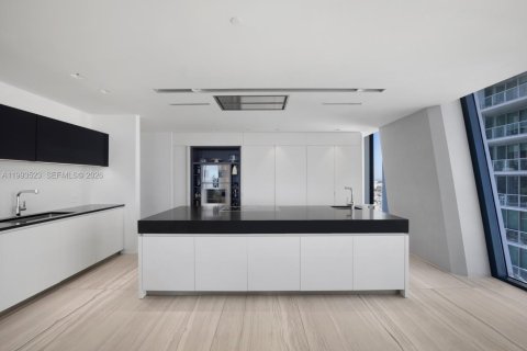 Condominio en venta en Miami, Florida, 4 dormitorios, 427.35 m2 № 2056067 - foto 22