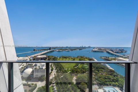 Condominio en venta en Miami, Florida, 4 dormitorios, 427.35 m2 № 2056067 - foto 5