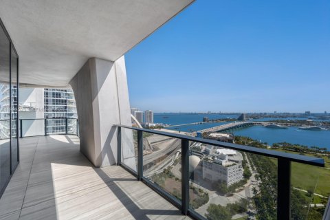 Condominio en venta en Miami, Florida, 4 dormitorios, 427.35 m2 № 2056067 - foto 7