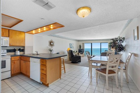 Condo in Indian Rocks Beach, Florida, 1 bedroom № 2233152 - photo 3