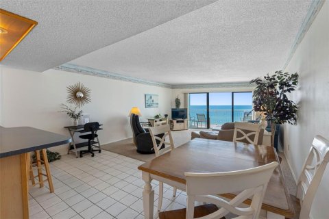 Condo in Indian Rocks Beach, Florida, 1 bedroom № 2233152 - photo 12
