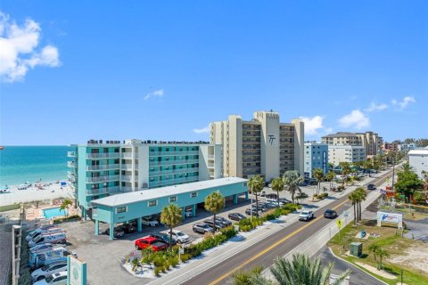 Condo in Indian Rocks Beach, Florida, 1 bedroom № 2233152 - photo 15