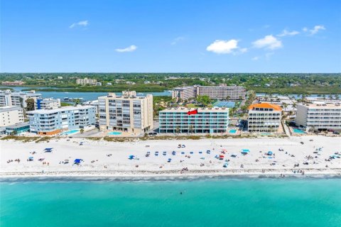 Condo in Indian Rocks Beach, Florida, 1 bedroom № 2233152 - photo 27