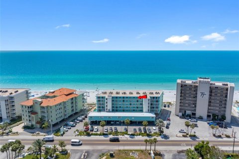Condo in Indian Rocks Beach, Florida, 1 bedroom № 2233152 - photo 19