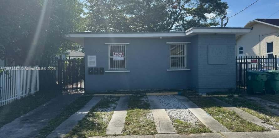 Commercial property in Miami, Florida 125.33 sq.m. № 1794075