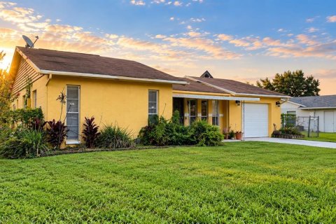 Villa ou maison à vendre à Kissimmee, Floride: 3 chambres, 151.52 m2 № 2400456 - photo 20