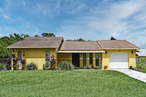 Villa ou maison à Kissimmee, Floride 3 chambres, 151.52 m2 № 2400456