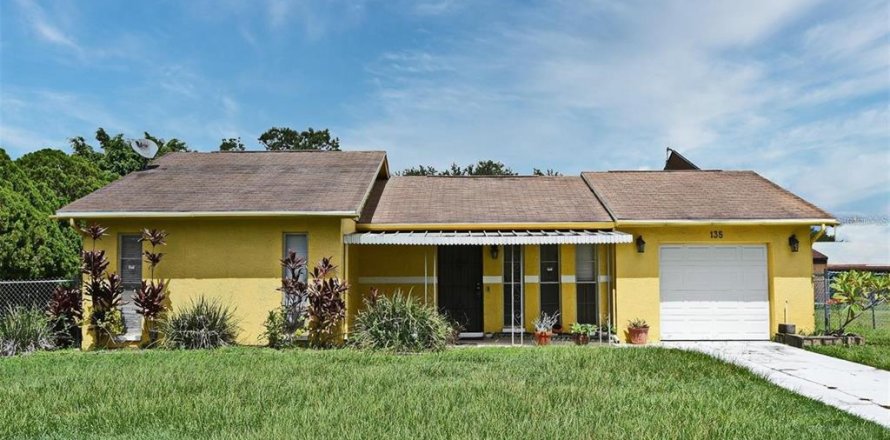 Villa ou maison à Kissimmee, Floride 3 chambres, 151.52 m2 № 2400456