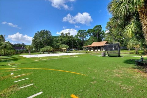 House in Altamonte Springs, Florida 4 bedrooms, 290.04 sq.m. № 2203010 - photo 21