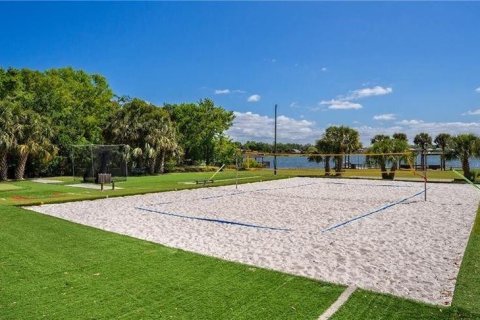House in Altamonte Springs, Florida 4 bedrooms, 290.04 sq.m. № 2203010 - photo 17