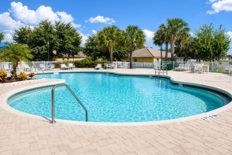 Apartment in Poinciana, Florida 3 bedrooms, 116.03 sq.m. № 2227337 - photo 2
