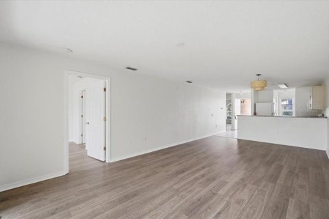 Apartment in Poinciana, Florida 3 bedrooms, 116.03 sq.m. № 2227337 - photo 4