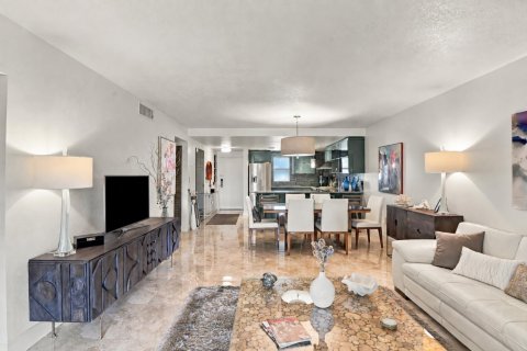 Copropriété à vendre à Lauderdale-by-the-Sea, Floride: 2 chambres, 109.62 m2 № 2404308 - photo 12