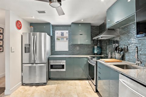 Copropriété à vendre à Lauderdale-by-the-Sea, Floride: 2 chambres, 109.62 m2 № 2404308 - photo 3