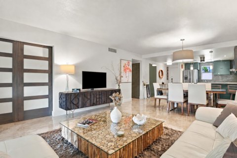 Copropriété à vendre à Lauderdale-by-the-Sea, Floride: 2 chambres, 109.62 m2 № 2404308 - photo 13