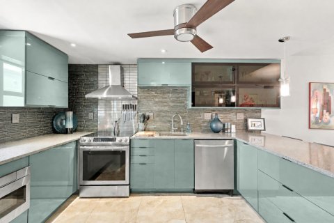 Copropriété à vendre à Lauderdale-by-the-Sea, Floride: 2 chambres, 109.62 m2 № 2404308 - photo 2