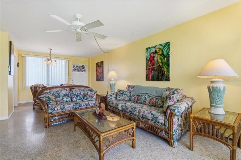 Condo in Clearwater, Florida, 1 bedroom  № 2210470 - photo 4