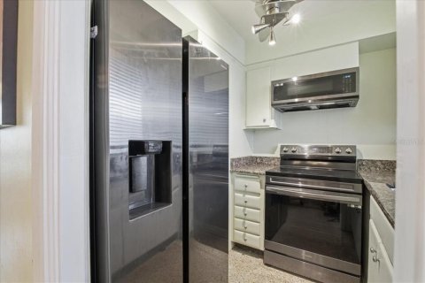 Condo in Clearwater, Florida, 1 bedroom  № 2210470 - photo 16