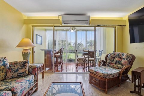 Condo in Clearwater, Florida, 1 bedroom  № 2210470 - photo 3