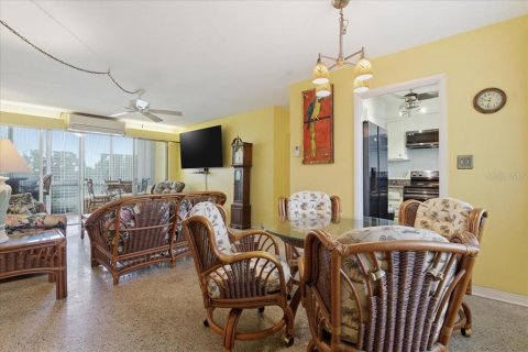 Condo in Clearwater, Florida, 1 bedroom  № 2210470 - photo 9