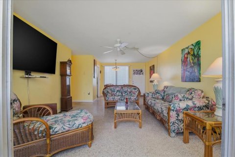 Condo in Clearwater, Florida, 1 bedroom  № 2210470 - photo 5