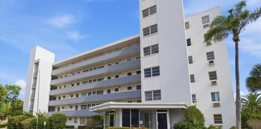 Condo in Clearwater, Florida, 1 bedroom  № 2210470