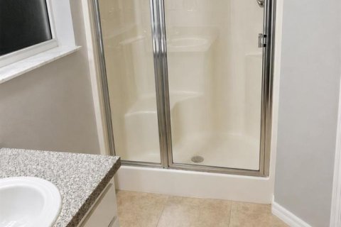 Villa ou maison à louer à Port St. Lucie, Floride: 3 chambres, 229.93 m2 № 2388006 - photo 4