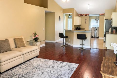 Villa ou maison à louer à Port St. Lucie, Floride: 3 chambres, 229.93 m2 № 2388006 - photo 5
