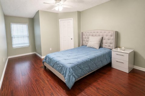 Villa ou maison à louer à Port St. Lucie, Floride: 3 chambres, 229.93 m2 № 2388006 - photo 10