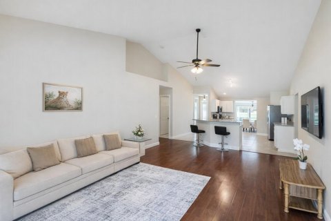 Villa ou maison à louer à Port St. Lucie, Floride: 3 chambres, 229.93 m2 № 2388006 - photo 6