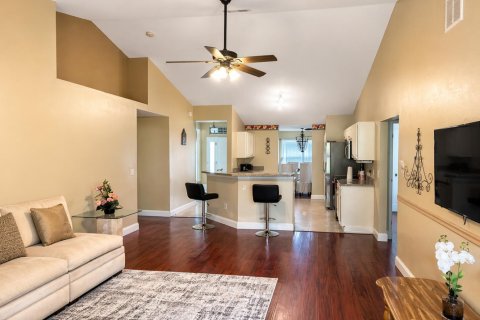 Villa ou maison à louer à Port St. Lucie, Floride: 3 chambres, 229.93 m2 № 2388006 - photo 7
